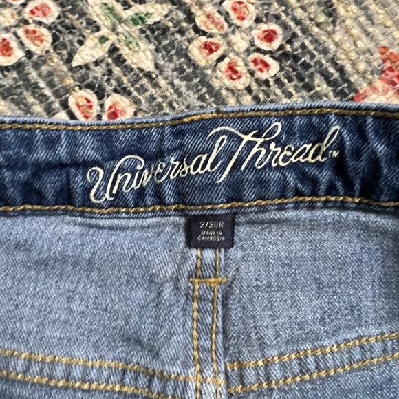 Universal Thread mid rise boyfriend denim jeans - Picture 4 of 10
